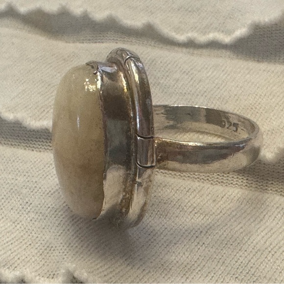 Vintage Oval Cream Tan Moonstone Ring Set in 925 Sterling Silver Sz 6.5 Boho - Picture 3 of 10